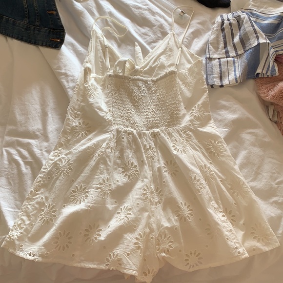 Off white romper - Picture 2 of 2